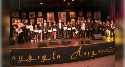 Güzelbahçe’nin Genç Şampiyonları Atatürk için sahnedeydi