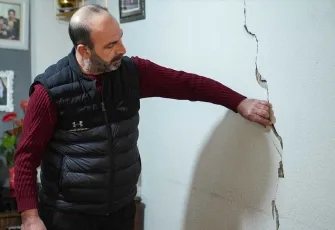 İzmir’de tünel inşaatında evleri zarar gören mahalleli endişeli