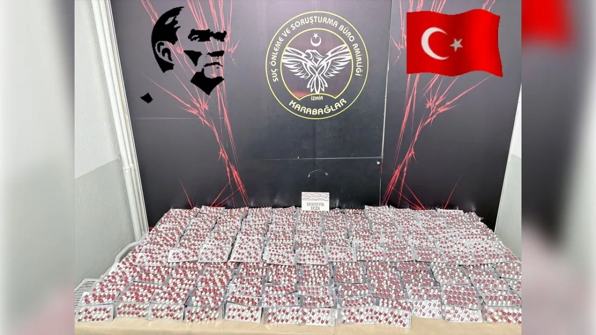 İzmir’de yasaklı madde operasyonu: Aynı aileden 3 kişi tutuklandı haberinin görseli