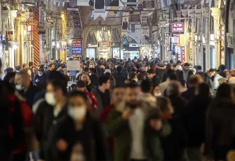 Kapalıçarşı'da operasyon: Döviz istasyonları üzerinden para aklandığı iddiasıyla 76 kişi gözaltında 