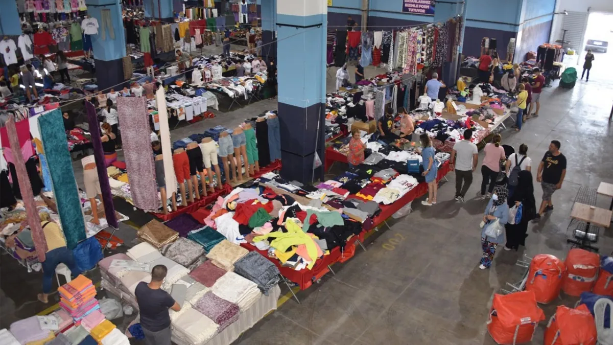 Karşıyaka Belediyesi’nden pazarcılara tepki: Vatandaşlarımızın güvenliğini riske atmıştır haberinin görseli