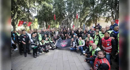 Karşıyaka’da anlamlı buluşma: Üç vatan toprağı, Zübeyde Anne’nin huzurunda