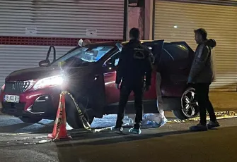 Otomobilde silahlı dehşet: 2 ölü, 1 ağır yaralı