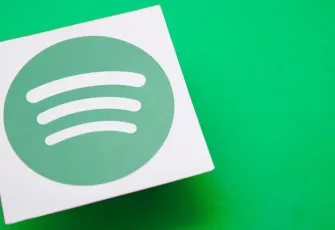 Spotify’dan Apple Music’e çeviri hamlesi: Şarkı sözü savaşı başlıyor!