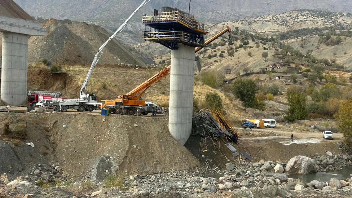 Diyarbakır’da viyadük faciası: 4 işçi öldü, 4 şüpheli gözaltında haberinin görseli