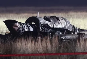 Düşen uçaktan ilk görüntüler: Kuyruk koptu, gövde alev aldı