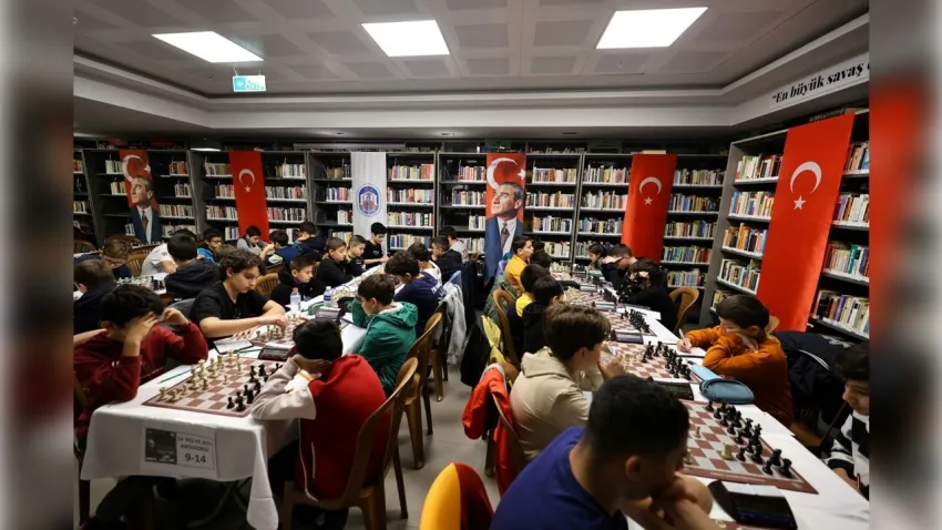 Efes Selçuk’ta minik satranççılar Ata'ya saygı için yarışıyor