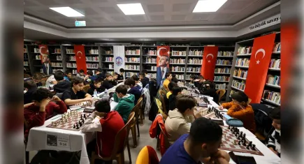 Efes Selçuk’ta minik satranççılar Ata'ya saygı için yarışıyor