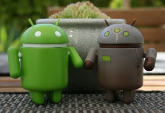 Google ve Samsung’tan pil canavarı uygulamalara savaş: Yeni kuralla gizli tüketim bitiyor!