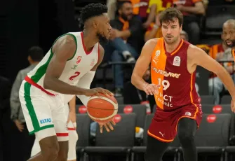 Karşıyaka’da ayrılık: Michael Moore Rusya yolcusu 