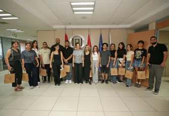 Karşıyaka'da üniversite öğrencilerine burs desteği