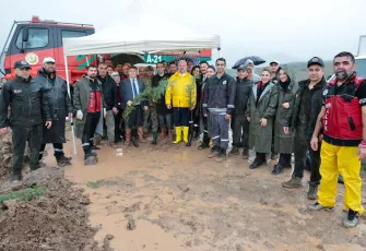 Menemen’de fidanlar yeşil vatan için toprakla buluştu