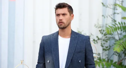 Oyuncu Serhan Onat, Survivor 2026 Ünlüler - All Star’da! Serhan Onat kimdir?