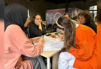 zmirli kadınlar dijital becerilerini geliştirerek geleceğe hazırlanıyor