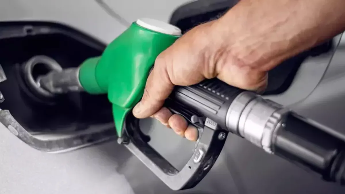 Akaryakıtta zam hareketliliği: Pompa fiyatları değişecek! Benzine zam geliyor haberinin görseli