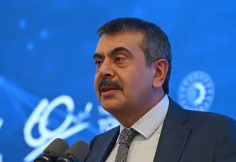 Bakan Tekin’den şehit iki askerin öğretmen eşlerine taziye telefonu