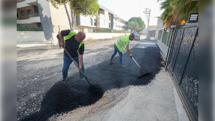 Gaziemir’de yol yenileme seferberliği devam ediyor
