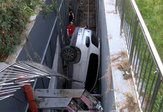 İstanbul’da kaza: Cip 9 araca çarptı, 5 metreden boşluğa düştü