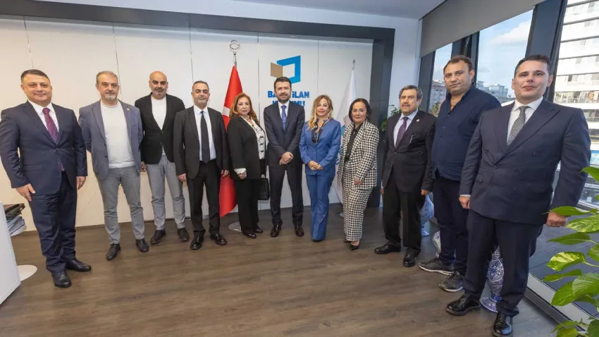 İzmir basını, BİK Genel Müdürü Abdülkadir Çay'a 'Hayırlı Olsun' ziyaretinde bulundu haberinin görseli