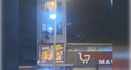 Kavga ettiği kişiyi pencereden attı!