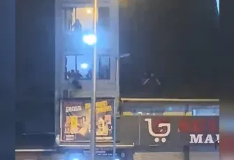 Kavga ettiği kişiyi pencereden attı!