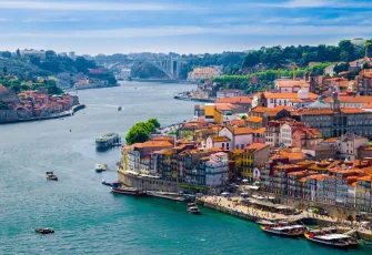 O AB ülkesi, aylık 43 bin TL geliri olan kişilere oturum izni veriyor