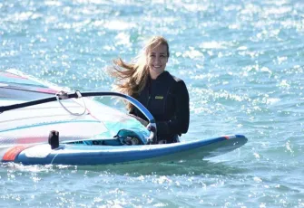 Rüzgar Sörfü Türkiye Ligi finali Foça'da nefes kesti: Çağla Kubat Kulübü gençlerde zirveyi bırakmadı!