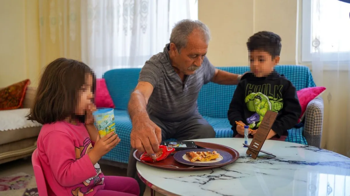 Torunlarına sahip çıkan dedeye yardım eli haberinin görseli