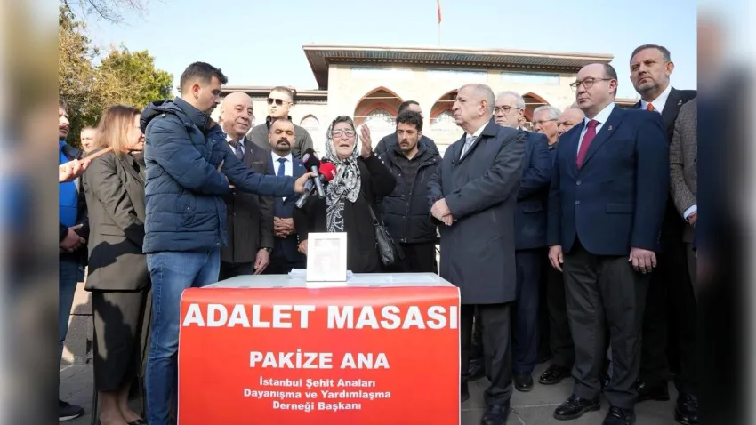 Zafer Partisi Şehit Annelerinin Yanında