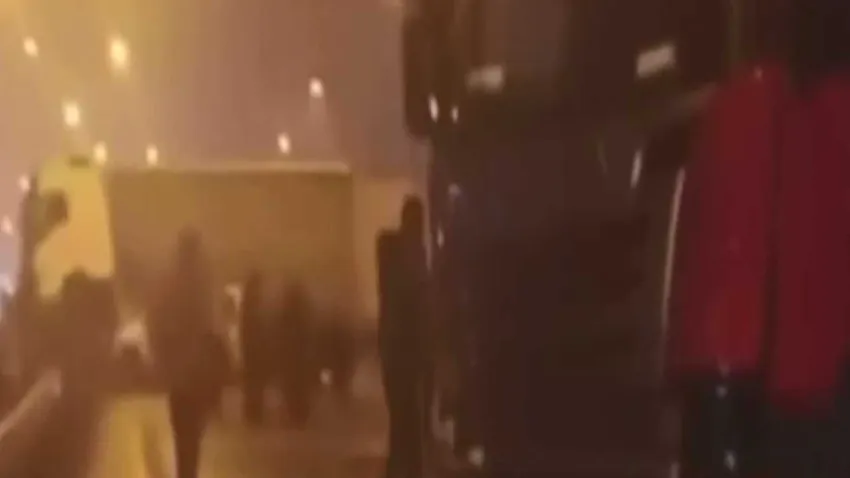 12 aracın karıştığı zincirleme kazası: 13 yaralı haberinin görseli