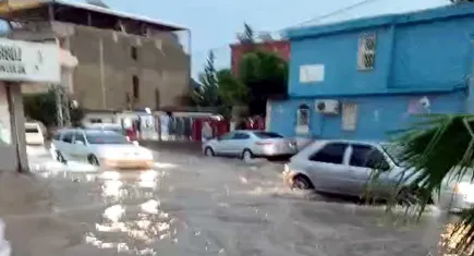 Adana’da kısa süreli sağanak hayatı olumsuz etkiledi