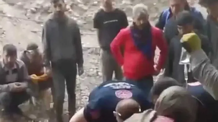 Batman’da beton parçaları inşaat işçilerinin üzerine düştü