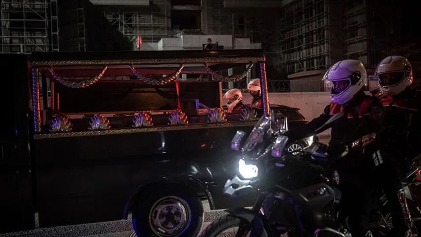 Gürcistan’da düşen uçaktaki şehit askerlerin naaşları adli tıptaki işlemlerinin ardından teslim edildi haberinin görseli