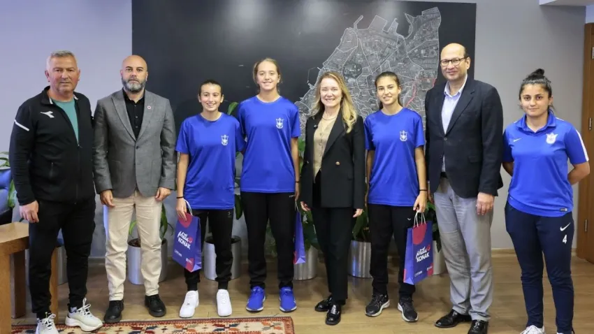 Konak Belediyespor’un genç yıldızları U15 Kız Milli takımıyla İngiltere’ye uçuyor: Başkan Mutlu’dan gurur dolu mesaj