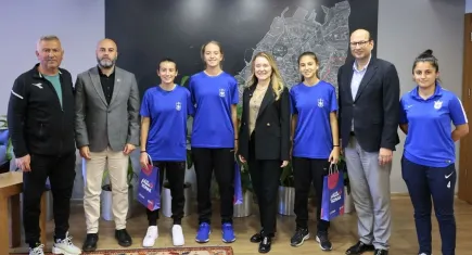 Konak Belediyespor’un genç yıldızları U15 Kız Milli takımıyla İngiltere’ye uçuyor: Başkan Mutlu’dan gurur dolu mesaj