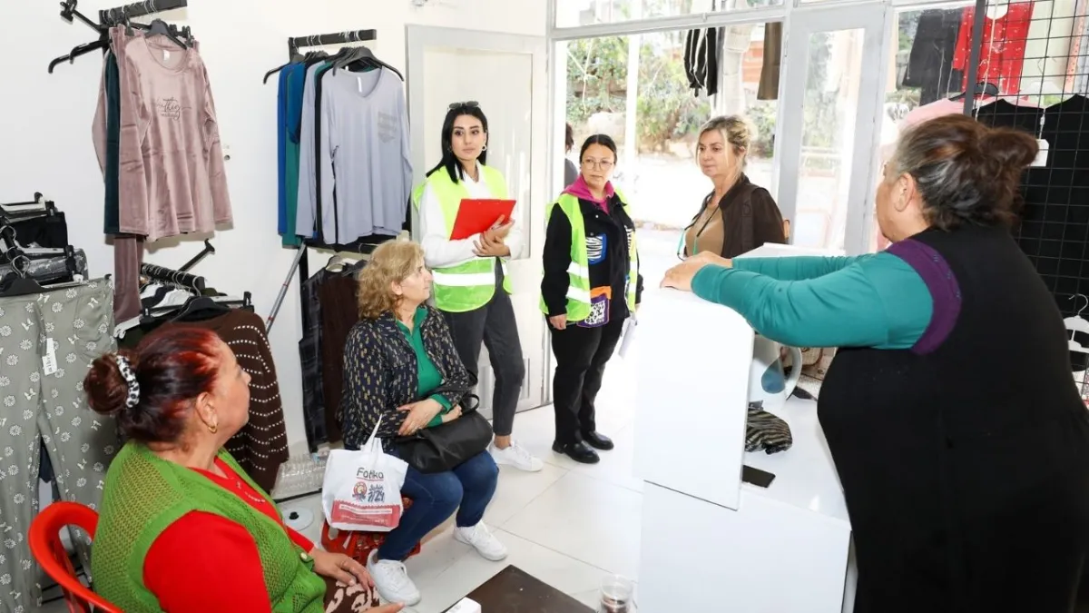 Narlıdere’de esnafa yerinde tespit: Belediye ekipleri sorunları tek tek not aldı haberinin görseli