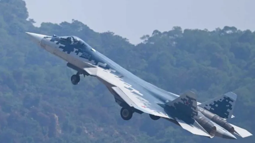 Rusya'da savaş uçağı düştü