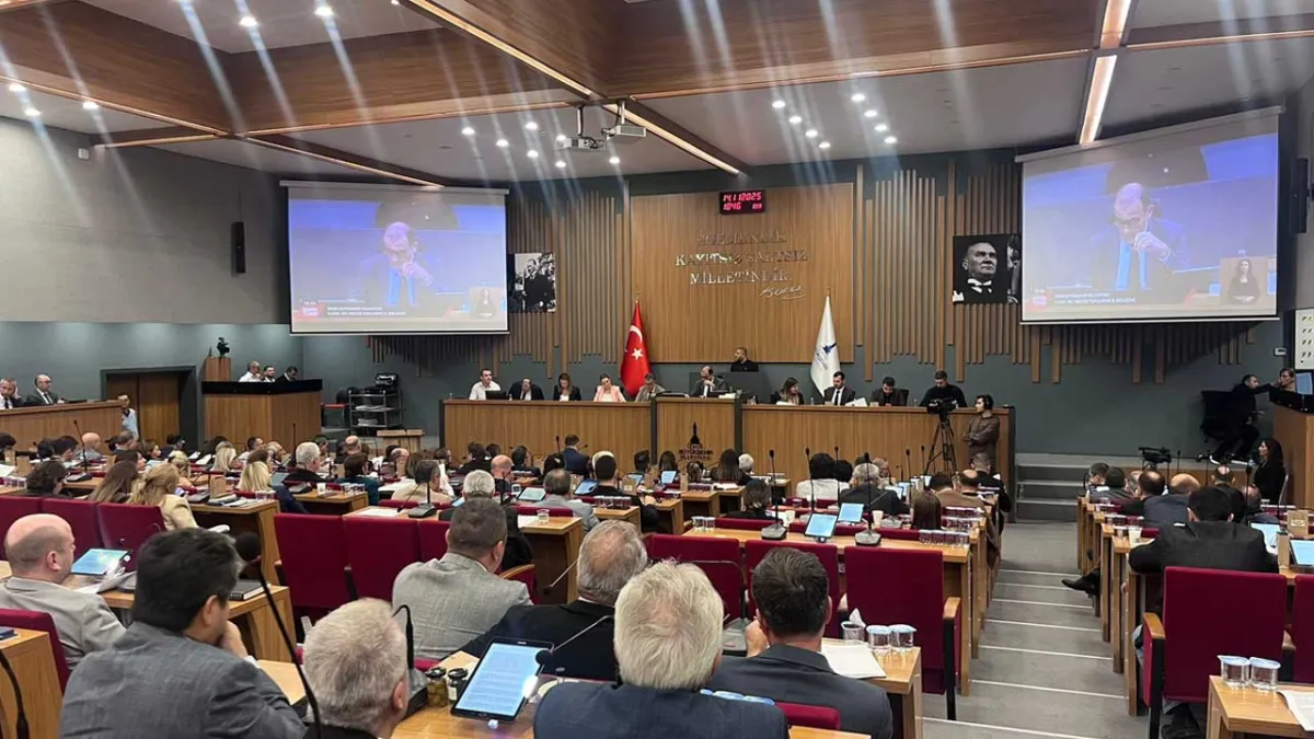 Tugay’a 2 milyar liralık borçlanma yetkisi: Oy birliğiyle kabul edildi! haberinin görseli