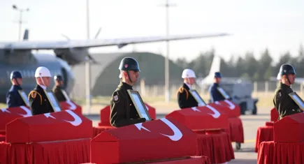 Türkiye şehitlerini son yolculuğuna uğurluyor