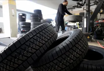 Zorunlu kış lastiği uygulaması yarın başlıyor: Kurala uymayanlara 5 bin 856 TL ceza kesilecek