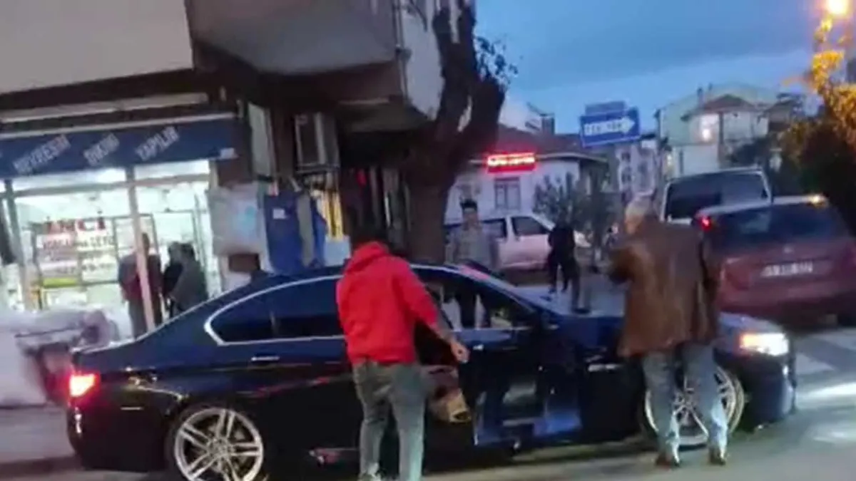 Boşandığı eşiyle ilişkisi olduğunu iddia ettiği arkadaşını öldürüldü haberinin görseli