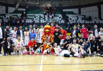 Göz-Göz, potada Balıkesir deplasmanında 