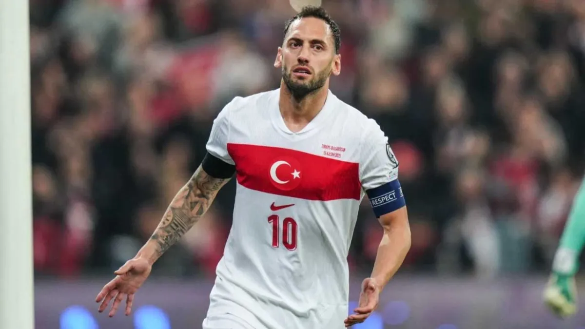 Hakan Çalhanoğlu'dan milli takımda çifte rekor haberinin görseli