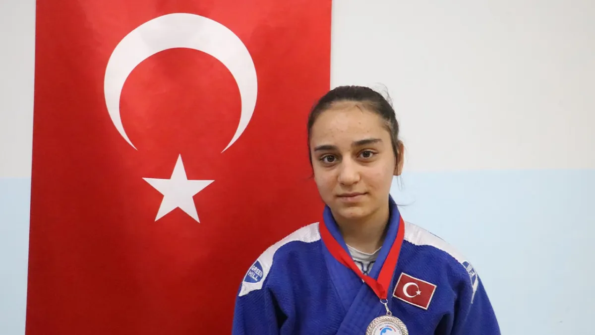 ‘Judo yapamazsın’ dediler, Balkan Şampiyonasından madalya ile döndü haberinin görseli