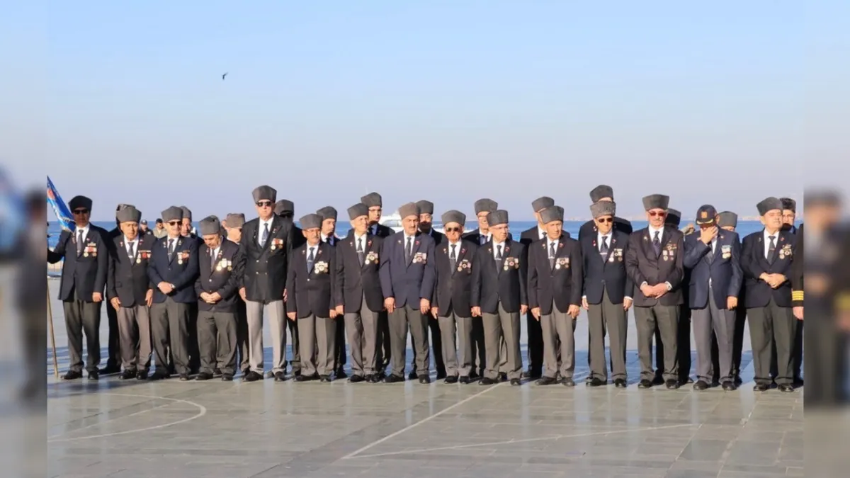 Kıbrıs Türk Halkının kurtuluşu 42’nci yılında İzmir’de törenle anıldı haberinin görseli