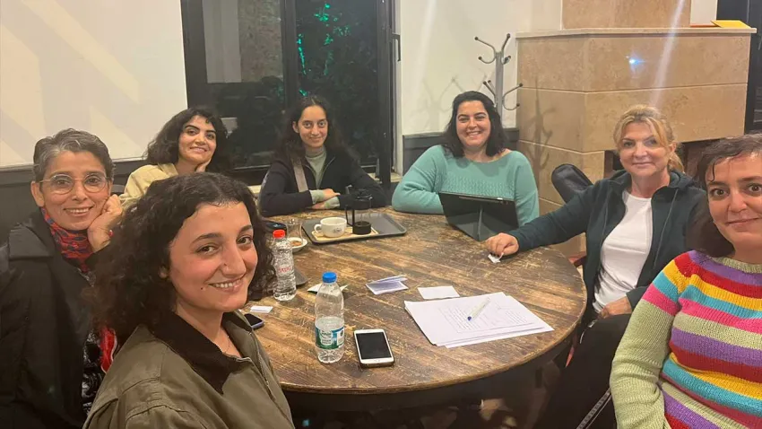 Mor Çatı’dan Balçova’da 25 Kasım öncesi feminist buluşma