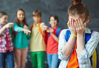 Narlıdere Belediyesi’nden Dünya Çocuk Hakları Günü’nde akran zorbalığı paneli