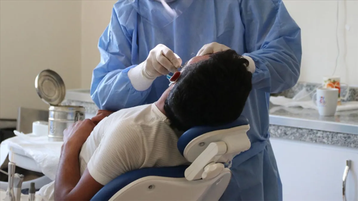 SAĞLIK-Sen: Diş hekimleri kamuda acilen istihdam edilmeli haberinin görseli