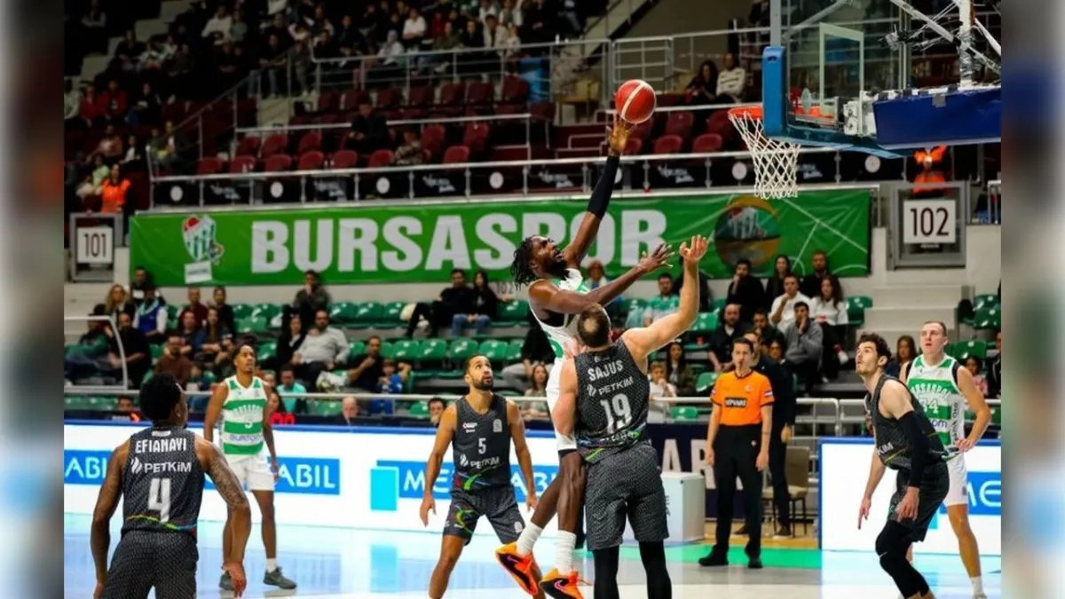 Aliağa Petkimspor, Bursa’da kaybetti haberinin görseli