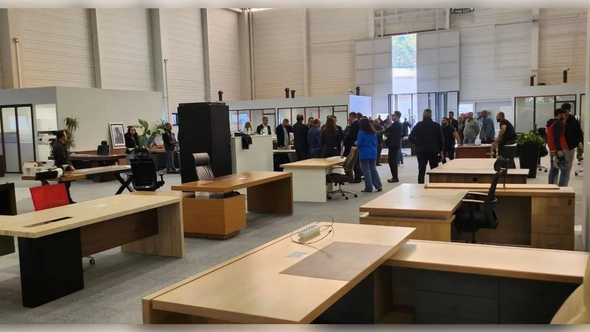 Cemil Tugay’ın Açık Ofis projesinden ilk kare: Başkanlık makam odaları kapanıyor haberinin görseli